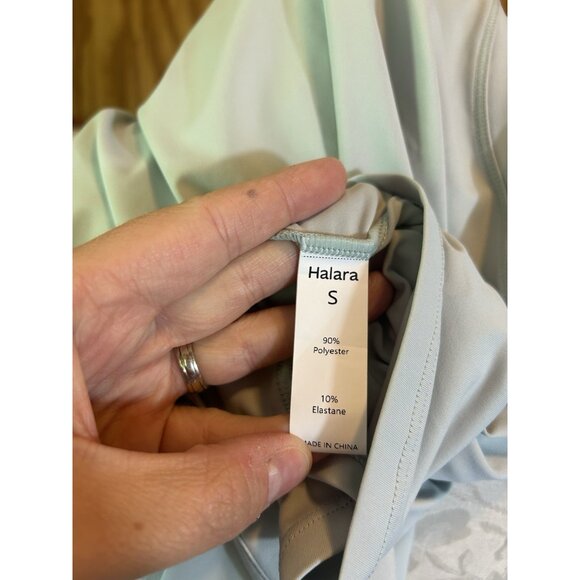 Halara Cut Out Curved Hem Running Tank Top Almost Aqua Sz S NWT Workout - Picture 9 of 11